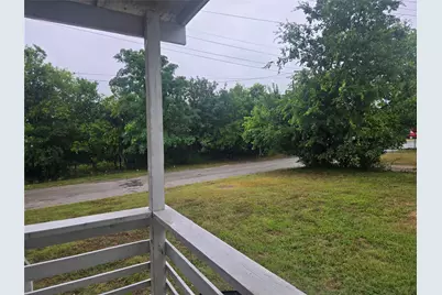 1104 N Hackberry Street, Lampasas, TX 76550 - Photo 7