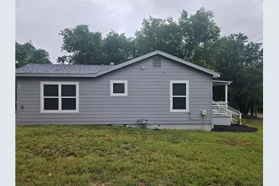 1104 N Hackberry Street, Lampasas, TX 76550 - Photo 9