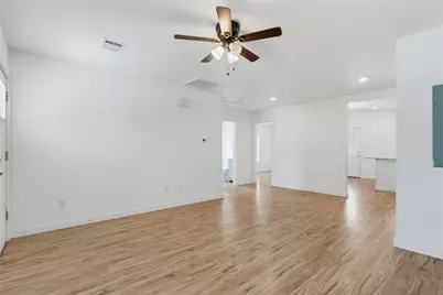 1104 N Hackberry Street, Lampasas, TX 76550 - Photo 23