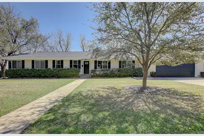 1902 E 18th Street, Georgetown, TX 78626 - Photo 3