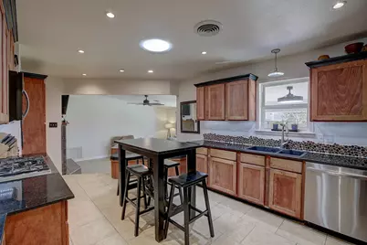 1902 E 18th Street, Georgetown, TX 78626 - Photo 9