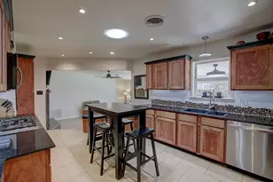 1902 E 18th St, Georgetown, TX 78626 - Photo 9