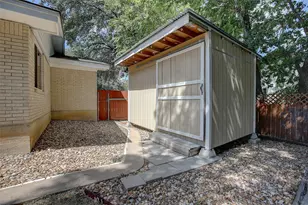 1902 E 18th St, Georgetown, TX 78626 - Photo 31