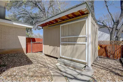 1902 E 18th Street, Georgetown, TX 78626 - Photo 9