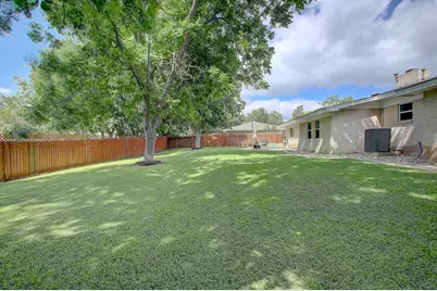 1902 E 18th Street, Georgetown, TX 78626 - Photo 3