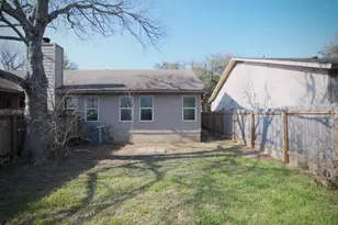 8804 Piney Point Dr, Austin, TX 78729 - Photo 3