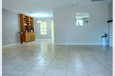 210 Loesch Drive, Elgin, TX 78621 - Photo 7