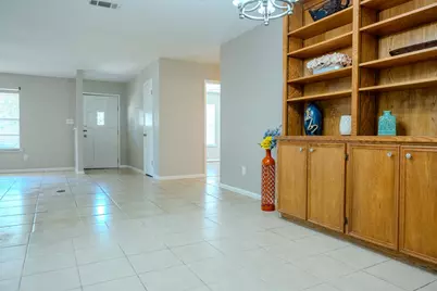 210 Loesch Drive, Elgin, TX 78621 - Photo 5