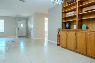 210 Loesch Dr, Elgin, TX 78621 - Photo 5