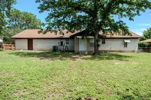 210 Loesch Dr, Elgin, TX 78621 - Photo 37