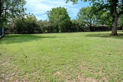 210 Loesch Drive, Elgin, TX 78621 - Photo 33