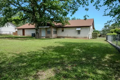 210 Loesch Drive, Elgin, TX 78621 - Photo 33