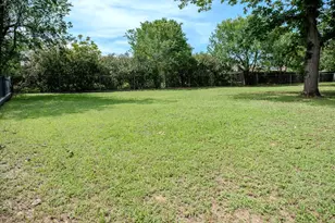 210 Loesch Dr, Elgin, TX 78621 - Photo 33