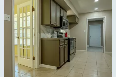 210 Loesch Drive, Elgin, TX 78621 - Photo 15