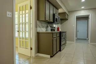 210 Loesch Dr, Elgin, TX 78621 - Photo 15