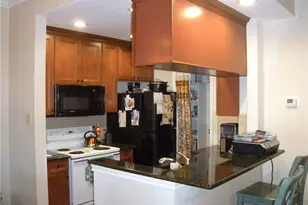 915 W 23rd St, Austin, TX 78705 - Photo 7