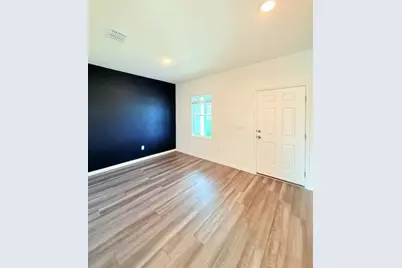 113 Blazilmar Lane E, Taylor, TX 76574 - Photo 3