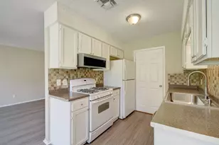 418 Linden St, Bastrop, TX 78602 - Photo 9