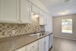 418 Linden St, Bastrop, TX 78602 - Photo 13