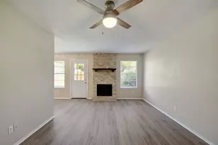 418 Linden St, Bastrop, TX 78602 - Photo 5