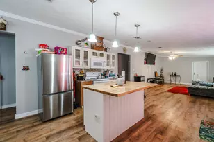 264 Flaming Oak Dr, Bastrop, TX 78602 - Photo 7