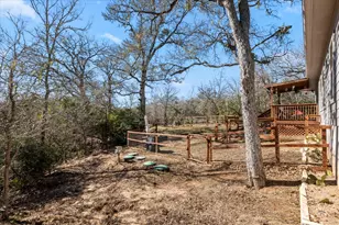 209 Iva Ln, Bastrop, TX 78602 - Photo 5