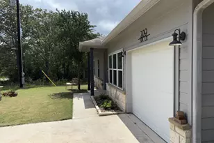 209 Iva Ln, Bastrop, TX 78602 - Photo 5