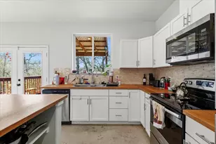 209 Iva Ln, Bastrop, TX 78602 - Photo 9