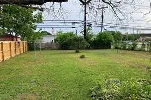 1400 Kamar Dr, Austin, TX 78757 - Photo 17