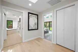 2611 East Side Dr, Austin, TX 78704 - Photo 17