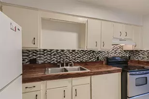 2712 Parker Ln, Austin, TX 78741 - Photo 7