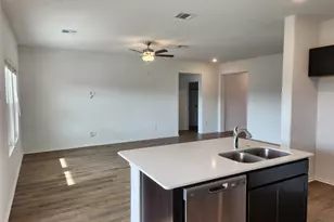302 Sebring Cir, Hutto, TX 78634 - Photo 9