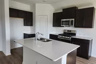 302 Sebring Cir, Hutto, TX 78634 - Photo 5