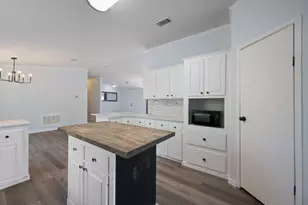 140 Creedmore Dr, Liberty Hill, TX 78642 - Photo 13