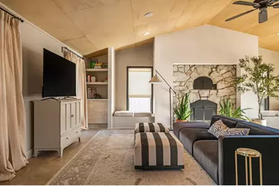 510 Thousand Oaks Drive, Cedar Creek, TX 78612 - Photo 3