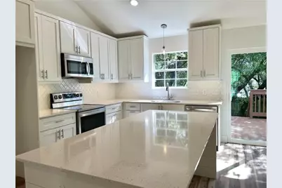 104 Cowal Drive S, Briarcliff, TX 78669 - Photo 3