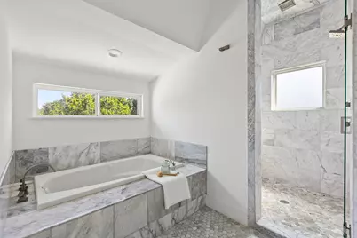 1182 Oakgrove Avenue #A, Austin, TX 78702 - Photo 31