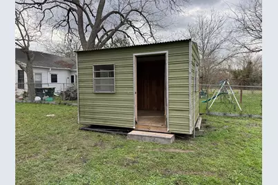 118 W 8th Street, Flatonia, TX 78941 - Photo 17