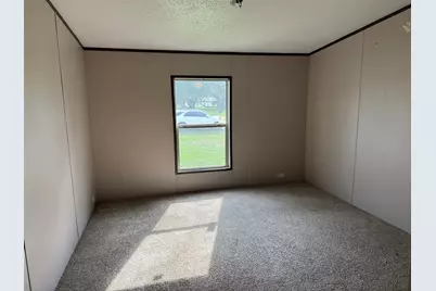 118 W 8th Street, Flatonia, TX 78941 - Photo 9