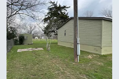 118 W 8th Street, Flatonia, TX 78941 - Photo 15