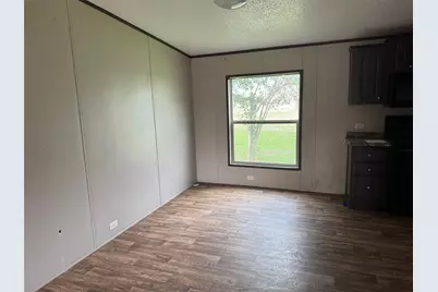 118 W 8th Street, Flatonia, TX 78941 - Photo 5