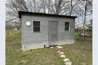 118 W 8th Street, Flatonia, TX 78941 - Photo 19