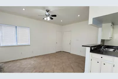 1013 Chestnut Street #C2, San Marcos, TX 78666 - Photo 5