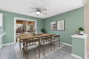 500 Grand Prairie Cir, Dripping Springs, TX 78620 - Photo 3