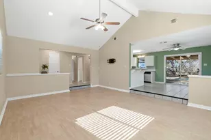 500 Grand Prairie Cir, Dripping Springs, TX 78620 - Photo 7