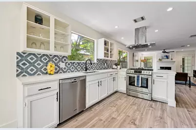 10612 Watchful Fox Drive, Austin, TX 78748 - Photo 9