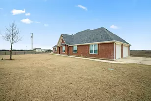 1800 County Rd 305, Jarrell, TX 76537 - Photo 3