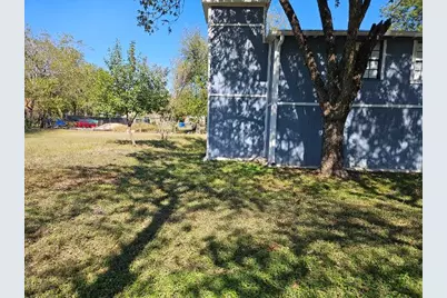 406 Lexington Road, Elgin, TX 78621 - Photo 15