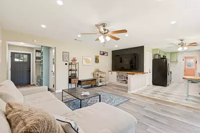 2404 Bending Trail, Austin, TX 78744 - Photo 5