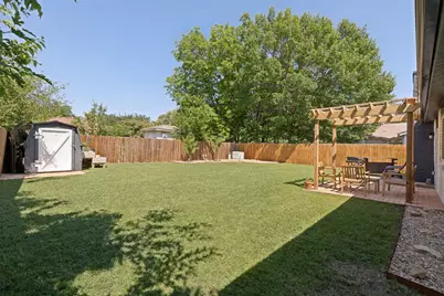 2404 Bending Trail, Austin, TX 78744 - Photo 21